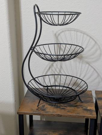 3-tiered fruit basket 1
