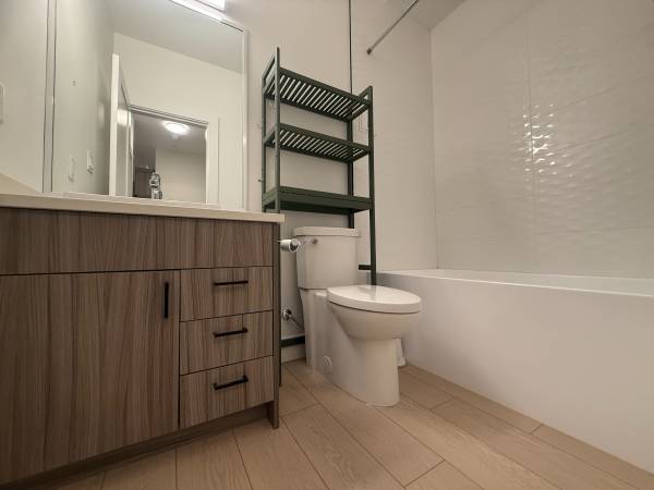 2 Bedroom, 1 Bathroom Ground level Suite - Legacy Ridge - TP 461 5