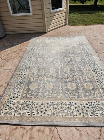 6' X 9' Area Rug 1