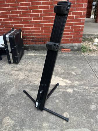 Ultimate Support Keyboard Stand 1