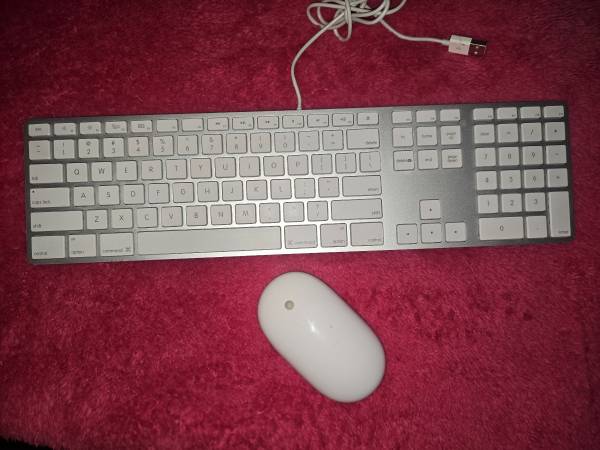 Set Apple Old Original Bluetooth Mouse Works Perfectly & Keyboard Is A Full-Size 1