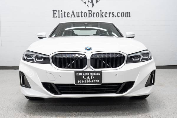 2024 *BMW* *Serie 3* *330e Híbrido Enchufable* Mineral - $33,997 (Elite Auto Brokers)63487285971201122