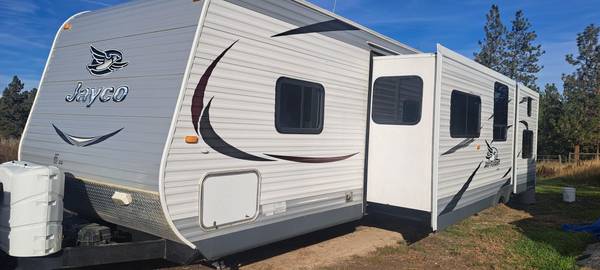 2015 Jayco Jay Flight Elite travel trailer 1