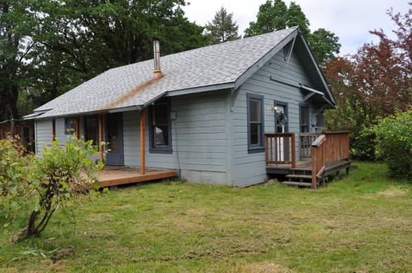 $310,000 / 2br - 912ft2 - Escape to your own private haven with this cozy 2-bed 1-bath home (Veneta)63977275702402122