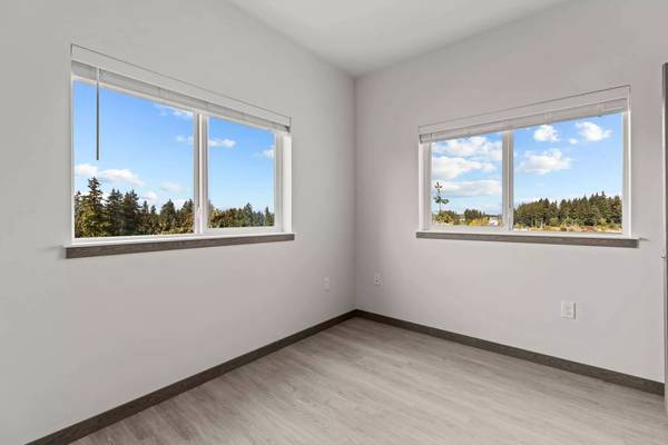 $1,551 / 2br - 785ft2 - Comfortable senior 785 sq ft / 2 bed / 2 bath! Great location! (Tacoma)63808058937731123