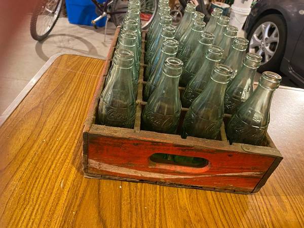 Coca-Cola wooden crate with bottles 1