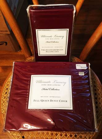 620 Thread Count Duvet Cover and Pillowcases Set (Queen) 1