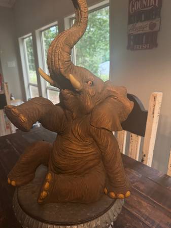 elephant statue 1