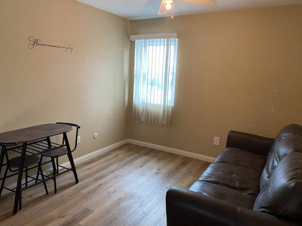 $995 / 4br - 2ba home Private Room w/Loft in Mira Mesa AVAIL December 1, 2025 (MIRA MESA)63998455292290121