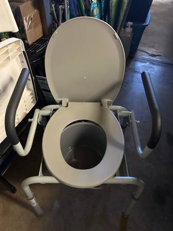 Nova bed side Commode 1
