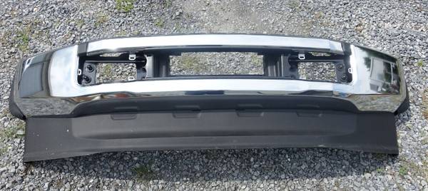 2020-2022 Ford F-550 or 450 Super Duty chrome bumper without fog lamp 1