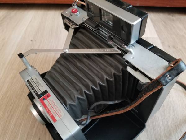 ***Vintage Polaroid 100 Camera & Kit 1