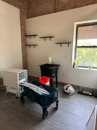 $535 / 110ft2 - Just available!  Corner Private Locked Studio62 Suites, one with sink (Chicago, South Side Woodlawn, East Englewood Washington Park)63898858535170122