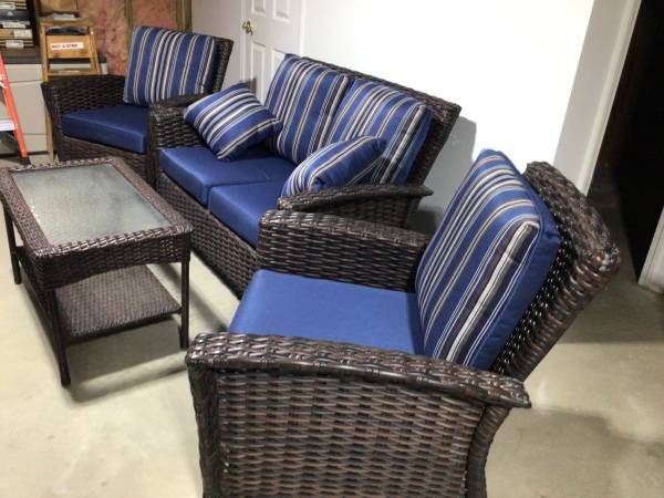 4 Pc. Wicker Patio Set 1