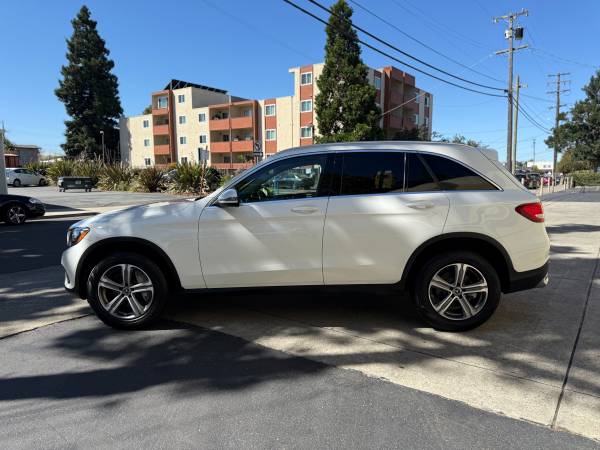 2018 Mercedes Benz GLC 300 4Matic - $11,900 (san leandro)63469743428353122