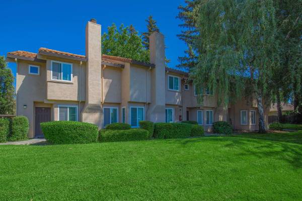 $2,250 / 2br - 1230ft2 - 2B/2.5B, Parques Públicos Cercanos, Acceso Fácil a Autopistas (54 Quay Court, Sacramento, CA)63844737051779120
