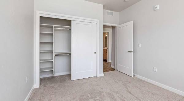 $1,726 / 1br - 753ft2 - Granite Countertops, Kitchen Islands, Business Center (Harris Ranch)63794945659779124