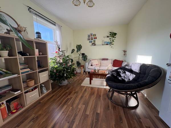 UPPER FLOOR APARTMENT IN A HOUSE, MOUNT PLEASANT 1