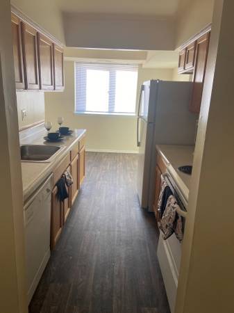 $1,199 / 2br - 980ft2 - Mude-se até 09/10, UM Mês GRÁTIS em 2BR! | (Woodlawn)63694984072961122