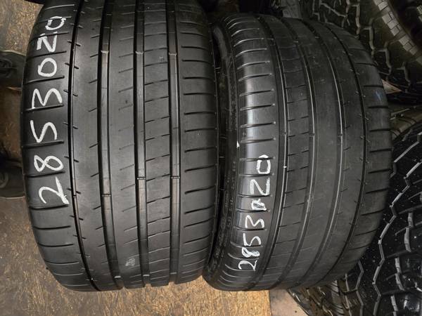 2 tires 285.30.20 Michelin pilot super sport mo1 99 % Tread dot 3723 1