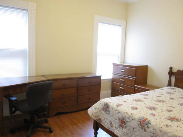 $925 -$925 Habitación amueblada en apartamento de 4-5 habitaciones/2 baños cerca de Union Sq. disponible 1/11/2025 (somerville)63856229761025120