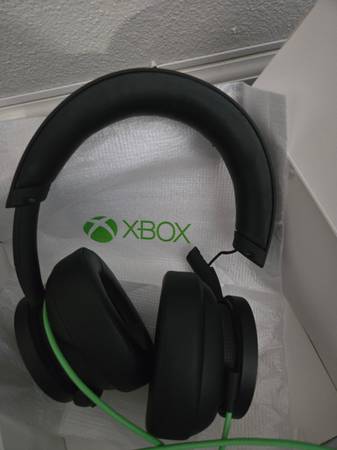 Xbox gaming headset fully functional but broken 1