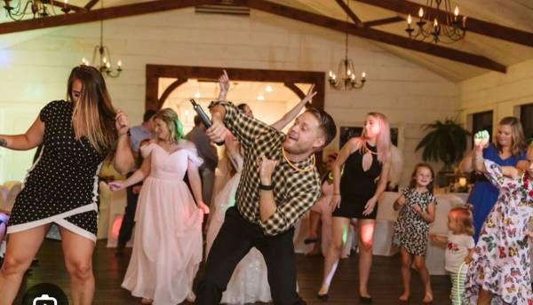 LINE DANCE INSTRUCTOR to teach and lead a party 1