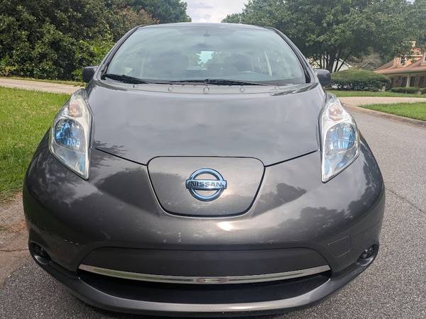 NISSAN LEAF - GARAGED -HEATED SEATS- BLUETOOTH - ONLY 65K MILES 1