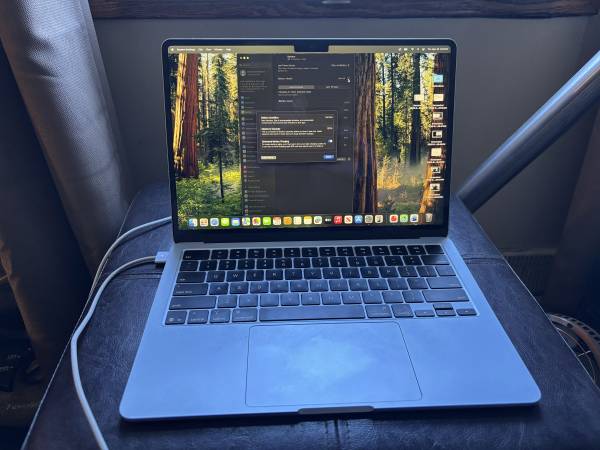 M4 MacBook Air 13 with 24GB, 10GPU, 256GB SSD 1