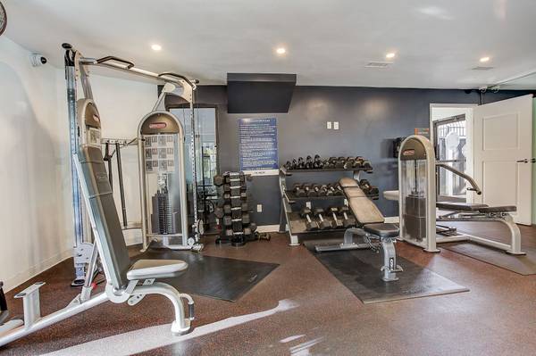 $2,570 / 2br - 900ft2 - Where Community Meets Comfort (oakland lake merritt / grand)63868036572673122