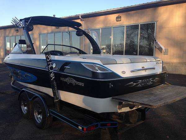 well-kept 23ft  (8.08-foot beam) 2004 Malibu 802712 MONSOON 340hp 1