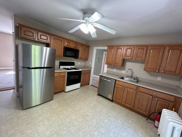 $2,400 / 2hab - 1000ft2 - Apartamento cerca de la Biblioteca Pública de Waltham (Waltham)63869887573889120
