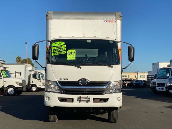 2020 Hino 195 | 20ft - Photo 2