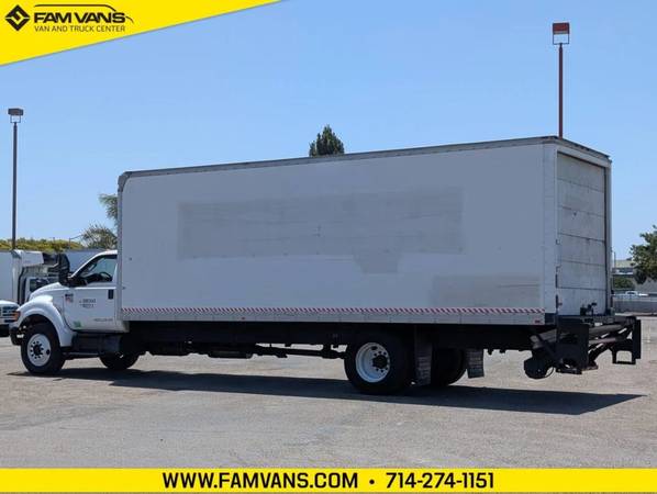 2013 Ford F-750SD 26FT - Photo 5