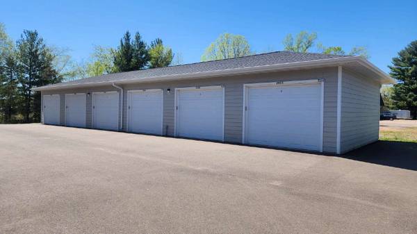 $1,295 / 2br - 1100ft2 - Available October 1st, Modern 2 Bedroom, 2 Full Bathroom with Garage (Chippewa Falls)63845961956995121