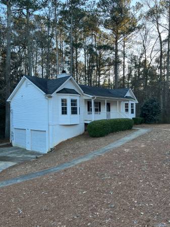 3 bedroom, 2 bath with 2 car garage in Austell. 1