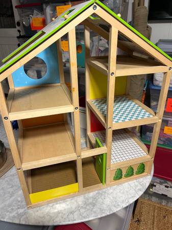 Super cute dollhouse 1