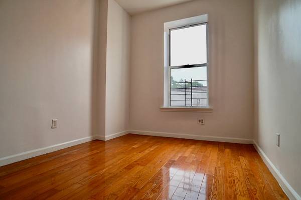 $1,600 / 2br - Cozy 2BR Apartment in Sheepshead Bay (Brooklyn)63912047373955120
