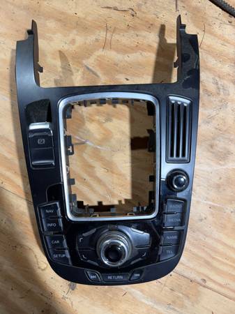 Audi A4 B8 MMI 3G Bundle: Main Unit, 7" Display, Control Panel 1
