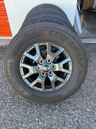 2025 Toyota 4 Runner SR5 oem wheels/tires 1