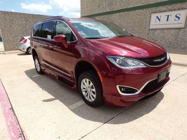 CHRYSLER PACIFICA TOURING-L VEHÍCULO CON RAMPA ELÉCTRICA PARA SILLA DE RUEDAS - $35,900 (Irving, TX)63612861400579122