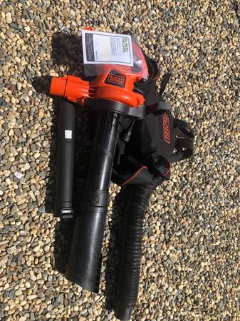 Black and Decker Plug In air Blower and vac. 1