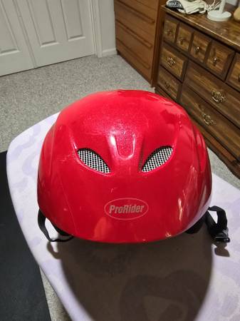 PRO RIDER BIKER HELMET SIZE L RED - $25 (Herndon)63471146443779120