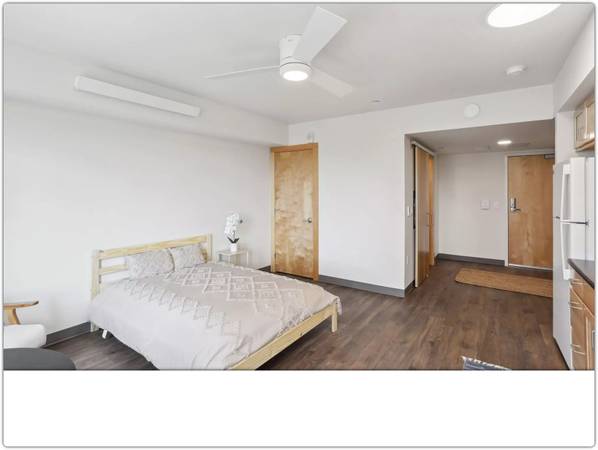$1,674 / 1br - 501ft2 - Every Day's a Journey: Begin and End Yours in the Perfect Home! (Seattle)63773355259393120