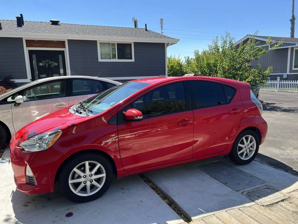 2012 Toyota Prius C – Reliable – 60 MPG – Clean Title – Well Maintained - $7,500 (Fremont / Union City / Newark)63470231091457124