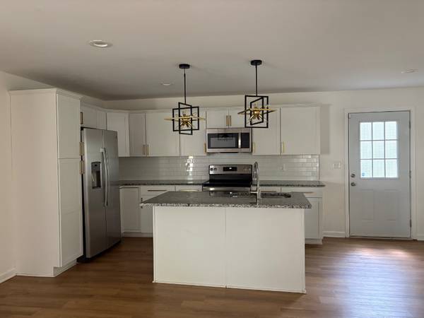 $2000.00 / 3br - 1375ft2 - Beautiful 3 Bed 2 Bath Single Family Home in Atlanta, GA63963992412547123