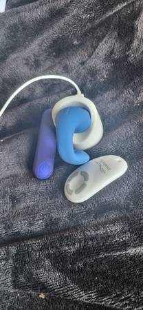 2 BRAND NEW VIBRATORS 1