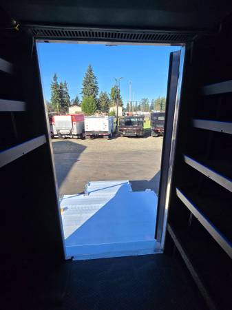 2024 Freightliner M106 - Photo 15