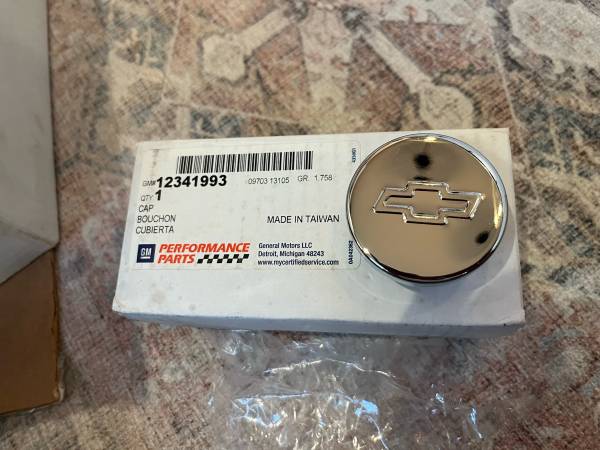 New GM Performance Parts Oil Filler Push Cap - Chrome with Chevy Logo 1