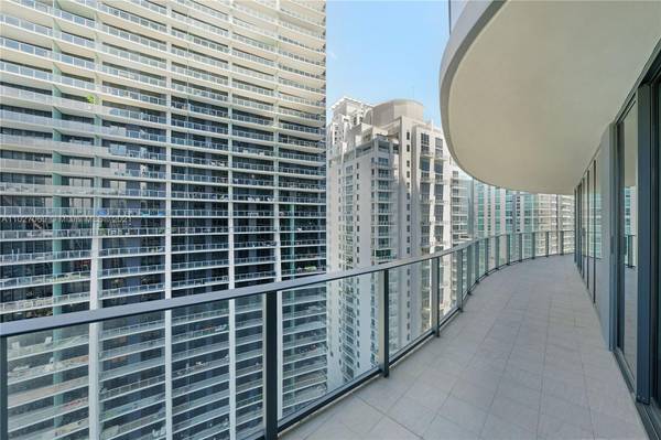 $8,800 / 2br - 1249ft2 - 2 Dormitorio / 2.5 Baño Flatiron Brickell VistaOceánica PisoAlto (Brickell)63825137596801120